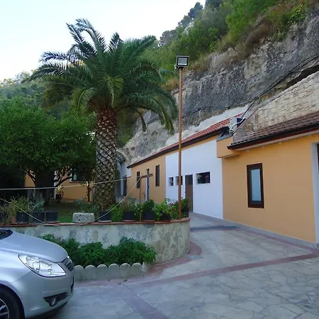 Pineta Monserrato 3*